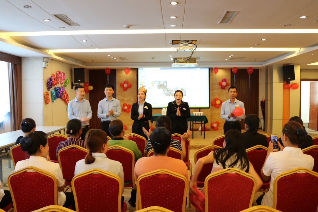 怒江酒店分公司舉辦2019年一季度員工生日會-云南能投居正產(chǎn)業(yè)投資有限公司